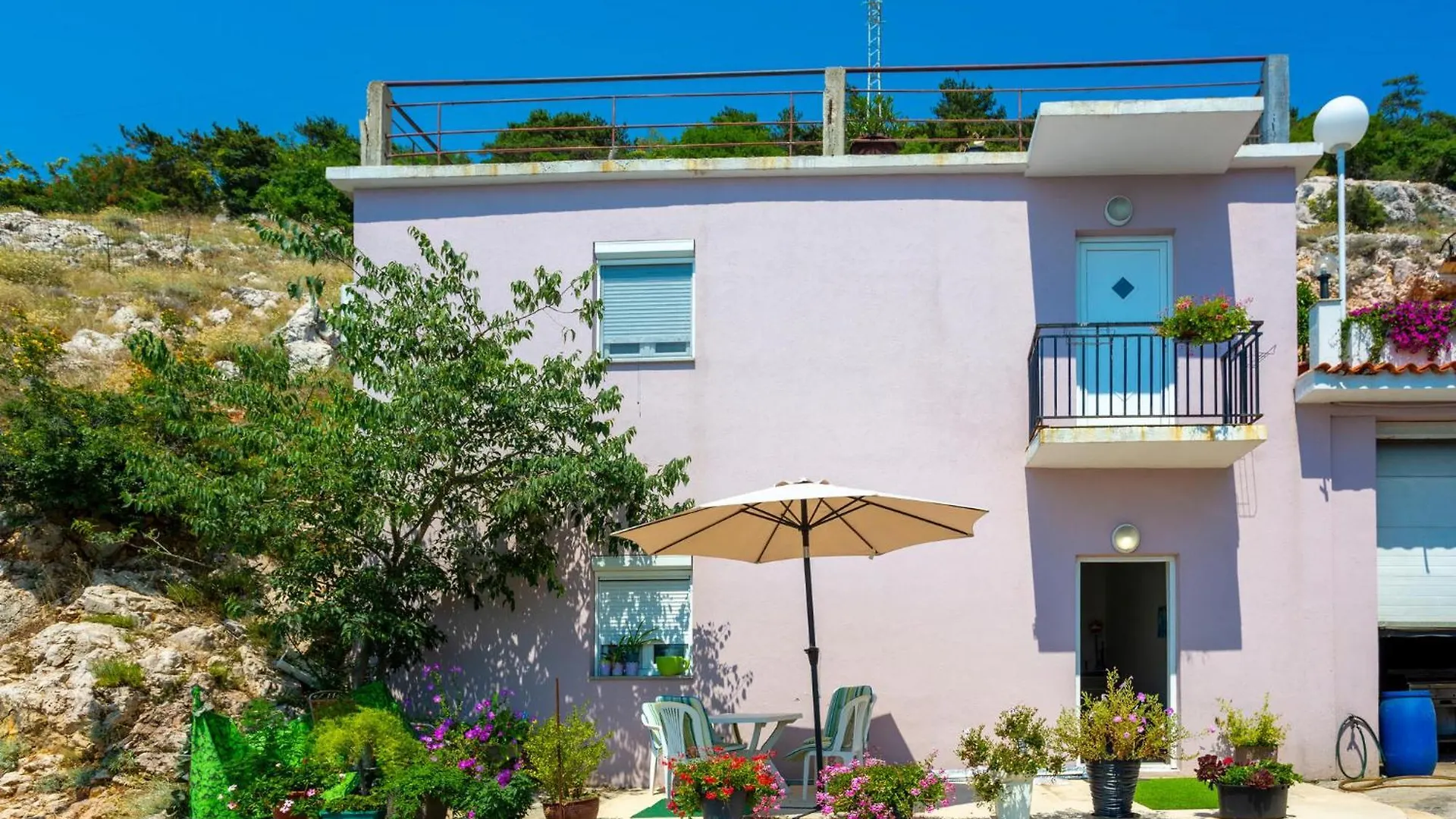 Beach Front Apartment In Stara Baska With Kitchen